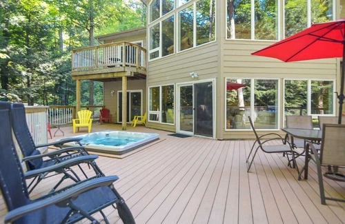 Arden Cabaña | Cardinal Grant with Hot tub booking the Summer of 2024.Located in Arden Ontario