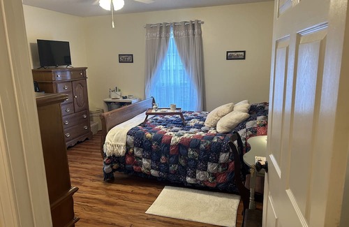 Atmore Apartamento | Highland Haven studio guest suite. Cozy, comfy, private&convenient. Has it all!