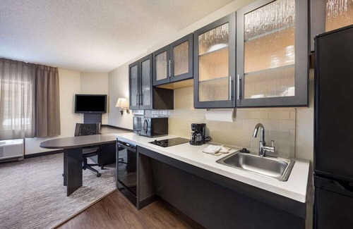 Baymeadows Casa | Jacksonville Hideaway: Comfortable Suite near The Cummer Museum! W/ Kitchen!