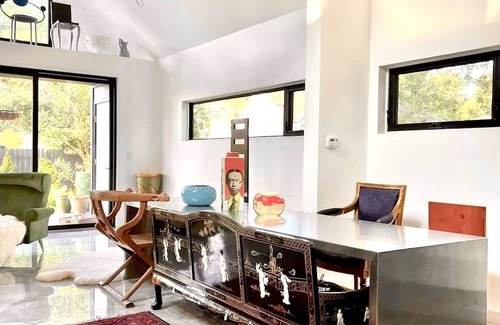 Keego Harbor Casa | Charming 3-bedroom house in welcoming Keego Harbor with WiFi, AC, lake access