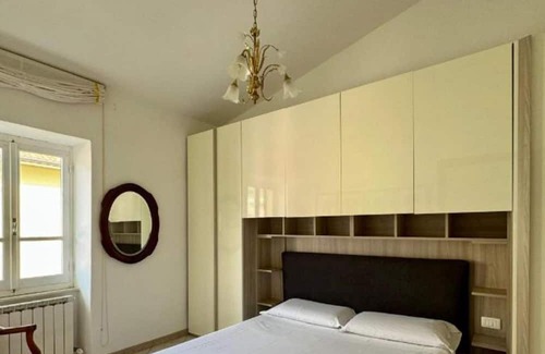 Volastra Apartamento | Apartment 'Creuza' with Sea View, Wi-Fi and Air Conditioning