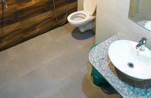 Gurugram Apartamento | BnBBuddy- Zoomers Home@ 1BR at Gurugram with WiFi, AC