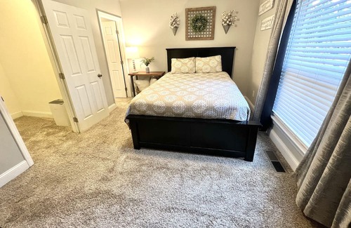 Florence Casa | Centrally located a skip from downtown Cincinnati and just North of the Ark!