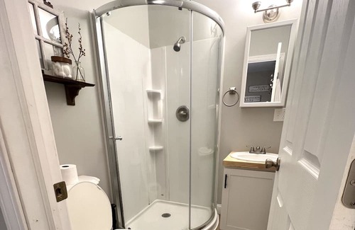 Florence Casa | Centrally located a skip from downtown Cincinnati and just North of the Ark!