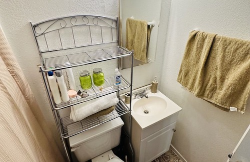 Paradise Apartamento | 5 minutes to the Harry Reid international airport and 10 minutes from the strip!