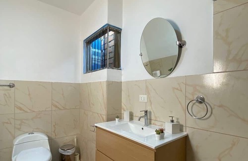 Magdalena del Mar Apartamento | Spacious 4-bedroom apartment with AC and WiFi in cool Magdalena del Mar
