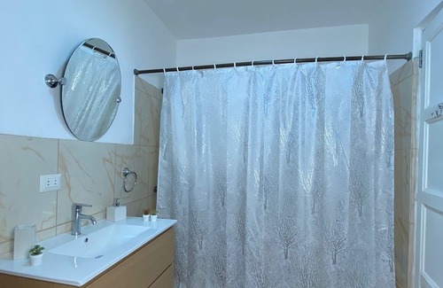 Magdalena del Mar Apartamento | Spacious 4-bedroom apartment with AC and WiFi in cool Magdalena del Mar
