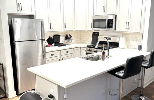 Newark Apartamento | Delightful 2-bedroom apartment in Newark with fitness room, WiFi