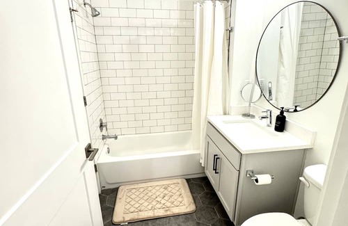 Newark Apartamento | Delightful 2-bedroom apartment in Newark with fitness room, WiFi