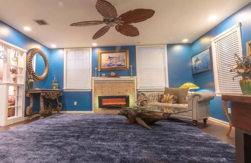 Sebastian Cabaña | Charming Cottage 2/1 + Art Gallery Across from Waterfront + Hirams Resort