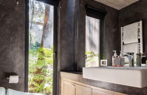 Valle de Bravo Casa | Modern, Cozy House integrated into the Forest