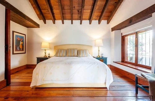 Agua Fria Casa | Casa Lorenza: In the Center of Valle de Bravo