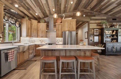 Whitefish Cabaña | Amazing views of Big Mountain, Whitefish and Swan Range, & Glacier National Park