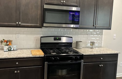Lithia Springs Casa | Spacious 5-bedroom house with AC and WiFi in beautiful Lithia Springs