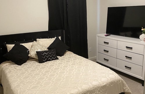 Lithia Springs Casa | Spacious 5-bedroom house with AC and WiFi in beautiful Lithia Springs