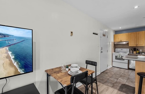 The Beaches Apartamento | Entire Unit-Walk To The Beach - 5 Mins To History