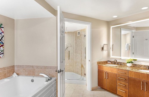 Doral Complejo | Miami Resort Weekend Get-A-Way - Mariott's Villas at Doral - May 4th & May 5th
