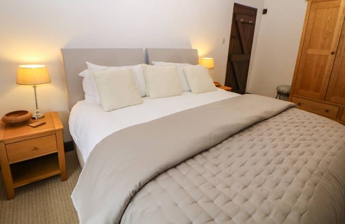 Great Longstone Cabaña | HARROW COTTAGE, family friendly in Great Longstone