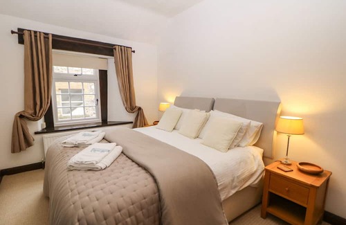 Great Longstone Cabaña | HARROW COTTAGE, family friendly in Great Longstone