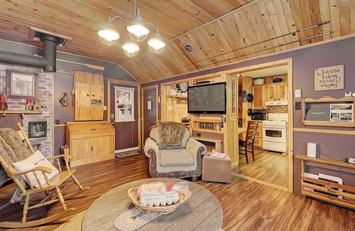 Juniper Cabina | Nordic Spa, Woodstove, Waterfront, Cabin 1