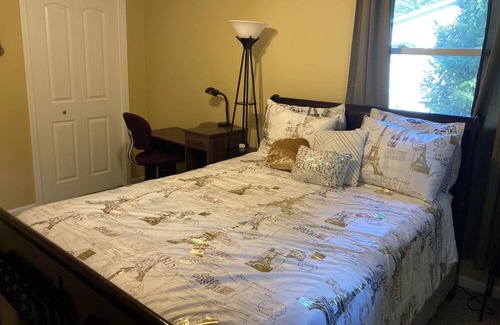 Ellettsville Casa | Charming 3-bedroom house in Ellettsville w/ Fiber internet & backyard fire pit