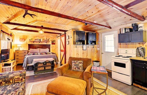 Juniper Cabina | Nordic Spa, Waterfront, Woodstove, Cabin 2
