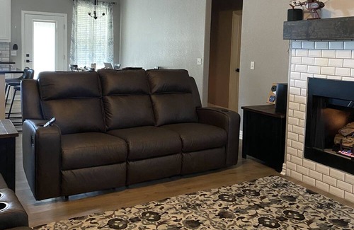 Durant Casa | Pilots Retreat: a cozy & warm NEW Home / Cedar Ridge Estates 3 miles from Casino