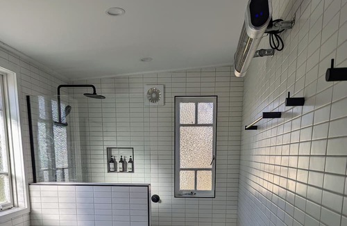Pozieres Cabaña | Relaxing Cottage adjacent to Donnellys Castle Dog-friendly! Close to Stanthorpe