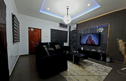 Abuja Apartamento | Tastefully-Furnished One-Bedroom Apartment in Wuye, Abuja