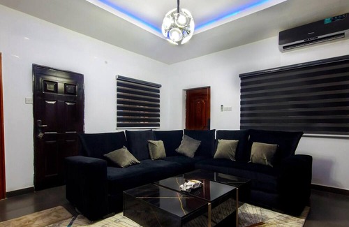 Abuja Apartamento | Tastefully-Furnished One-Bedroom Apartment in Wuye, Abuja