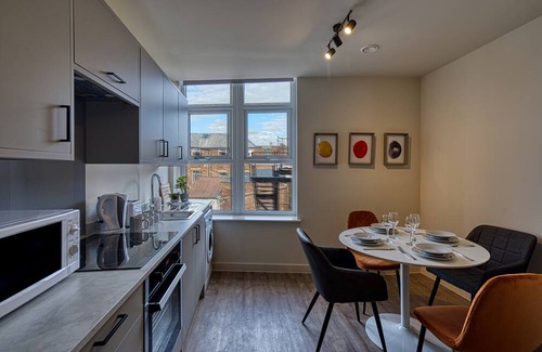 Southport Apartamento | Renaissance 2: 2 BR in Southport's Premier Block