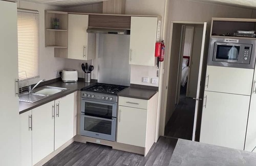 Rhyl Cabina | Captivating 3-Bed Cabin in Rhyl
