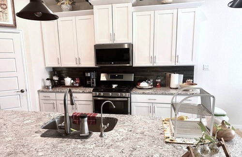 Georgetown Casa | Lovely, clean, quiet in Round Rock with WiFi, private entry, peaceful backyard
