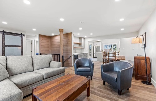 Skaneateles Casa | Cozy & newly-renovated ranch nestled in the town of Skaneateles.