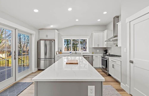 Skaneateles Casa | Cozy & newly-renovated ranch nestled in the town of Skaneateles.