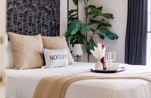 Pleasant Valley Apartamento | Cozy suite~8 min to DT~big pool~2bed 2bath~free parking