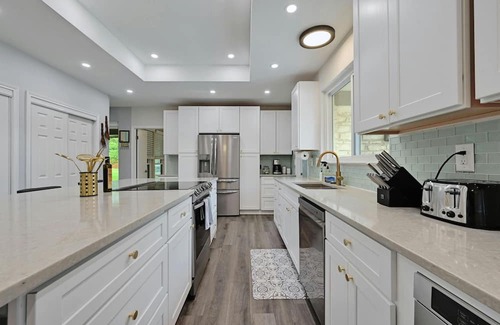 Manchaca Casa | Manchaca Home with Pool & Spa - Red Door Ranch!