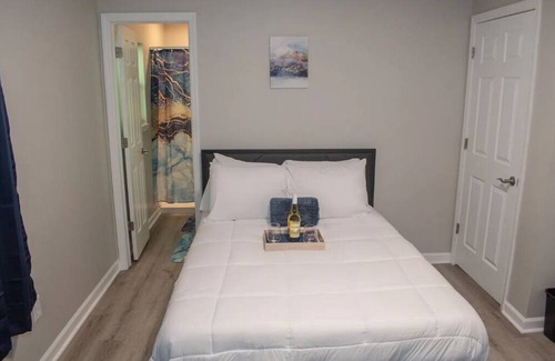 Goose Creek Casa | Opuluxe Blue Horizon Hideaway Sleeps 8