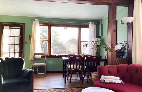 Laurium Casa | New listing! Lake view home available for MTU graduation weekend.