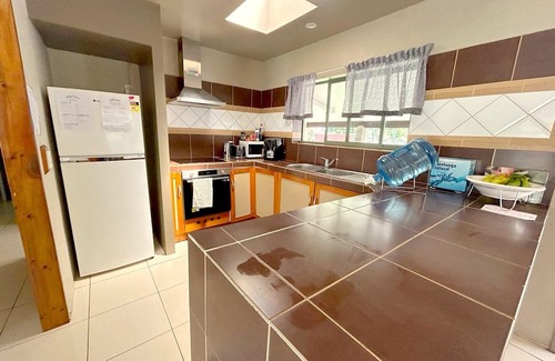 Arorangi Casa | Evangeline's Home 3 minutes walk to the Mini Golf