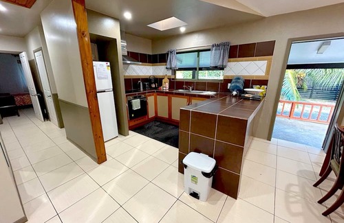 Arorangi Casa | Evangeline's Home 3 minutes walk to the Mini Golf