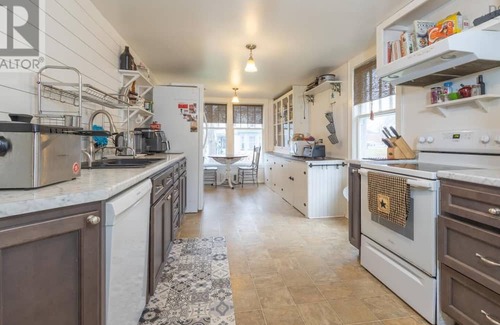 Yarmouth Casa | Victorian era house circa 1867 Tranquil retreat.