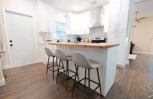 Glendale Casa | 9.4 Miles From Downtown Glendale