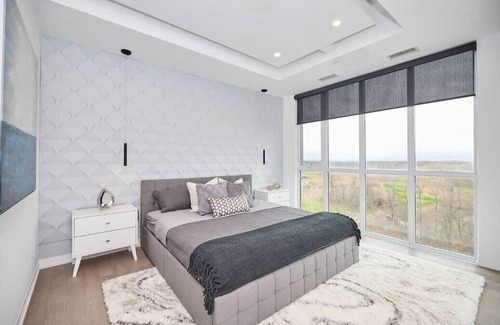 Niagara Falls Apartamento | The Eclipse Penthouse- Skyline/Fallsview 90 + day min