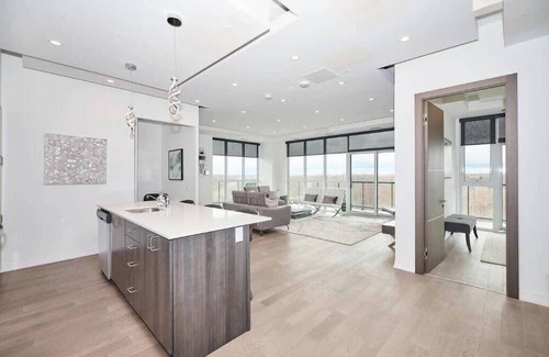 Niagara Falls Apartamento | The Eclipse Penthouse- Skyline/Fallsview 90 + day min