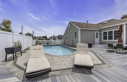 Mantoloking Casa | 4BR Family Waterfront with Pool - Private Dock
