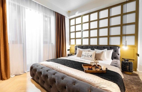 Bucharest City-Centre Apartamento | Qult Peaky Blinders