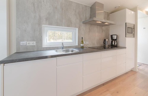 Wemeldinge Casa | Comfortable home with view of the forest.