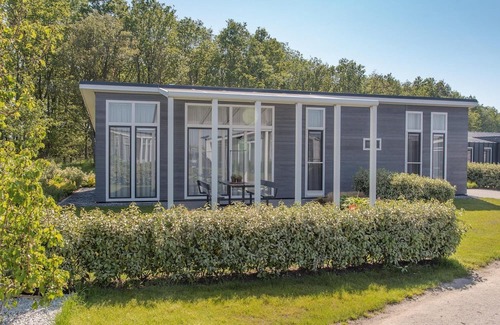 Wemeldinge Casa | Comfortable home with view of the forest.
