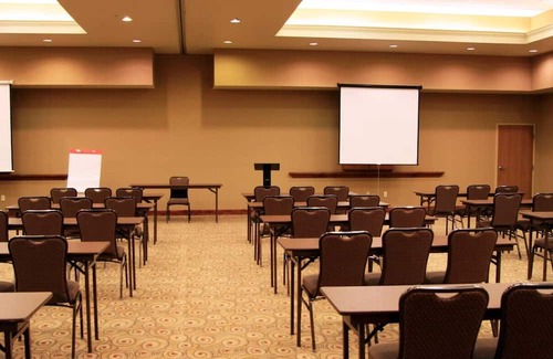 Kingman Casa | Explore Route 66: Cozy Stay with Breakfast & Fitness Center | I-40 | 2 Units
